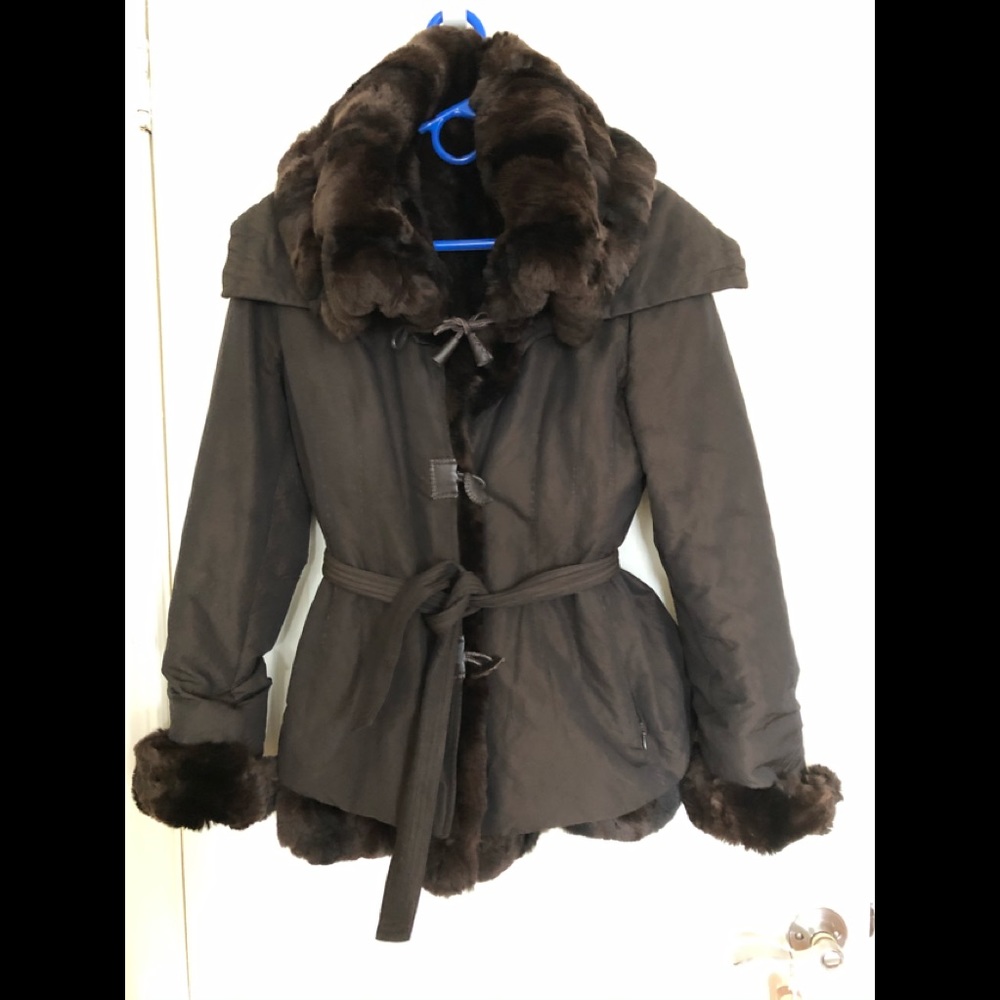 Short jacket real fur lining.